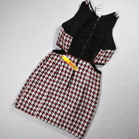 LAST ONE! Sz S.  Sleeveless Houndstooth Mini Dress - Picture 2 of 5